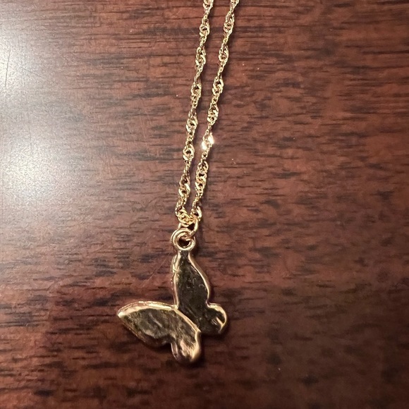 Adorable pink butterfly necklace on gold-toned delicate chain - Picture 5 of 6